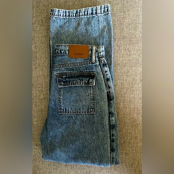 Hidden “Logan” Cargo Pocket Dad Jeans - Picture 12 of 13